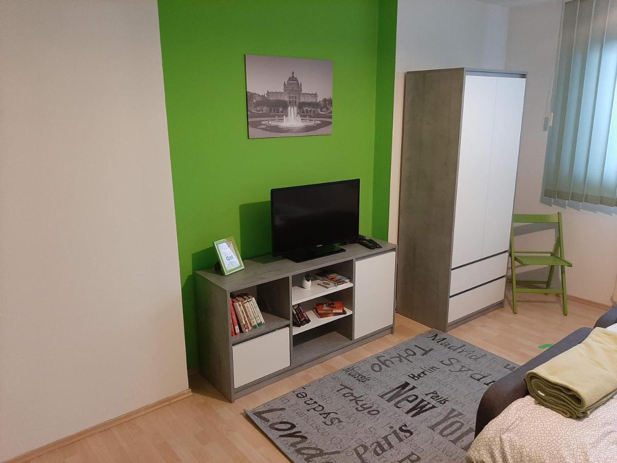 Apartment Arena